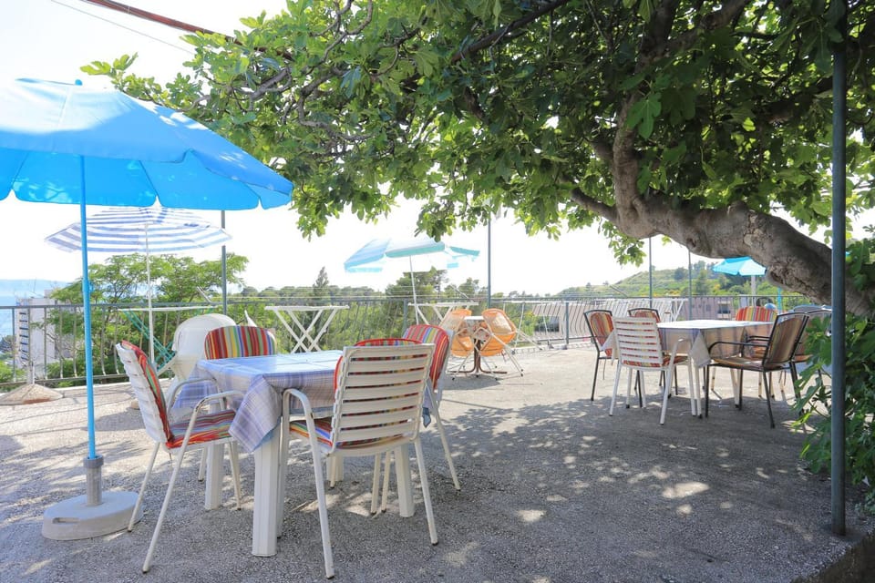 Location, children, Family