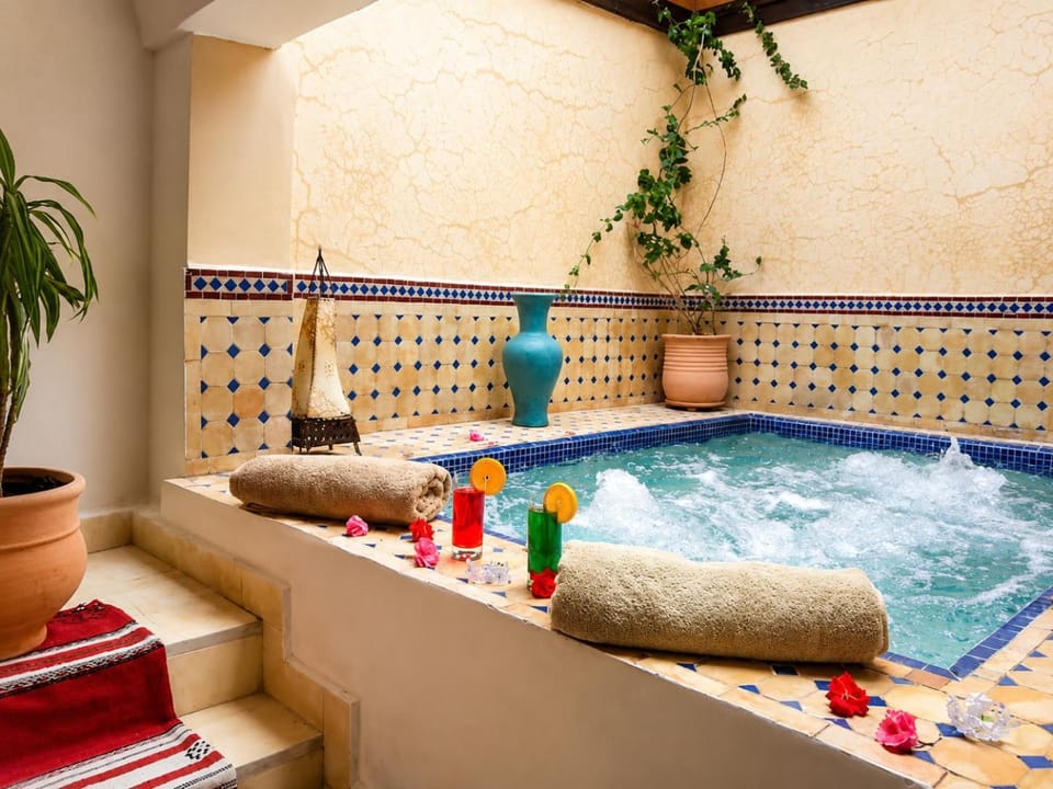 Hot Tub, Swimming pool, Swimming pool
