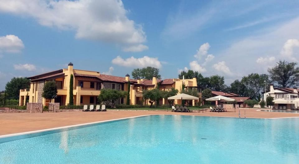 Casa Lolla Garda Resort Village Apartment in Peschiera del Garda
