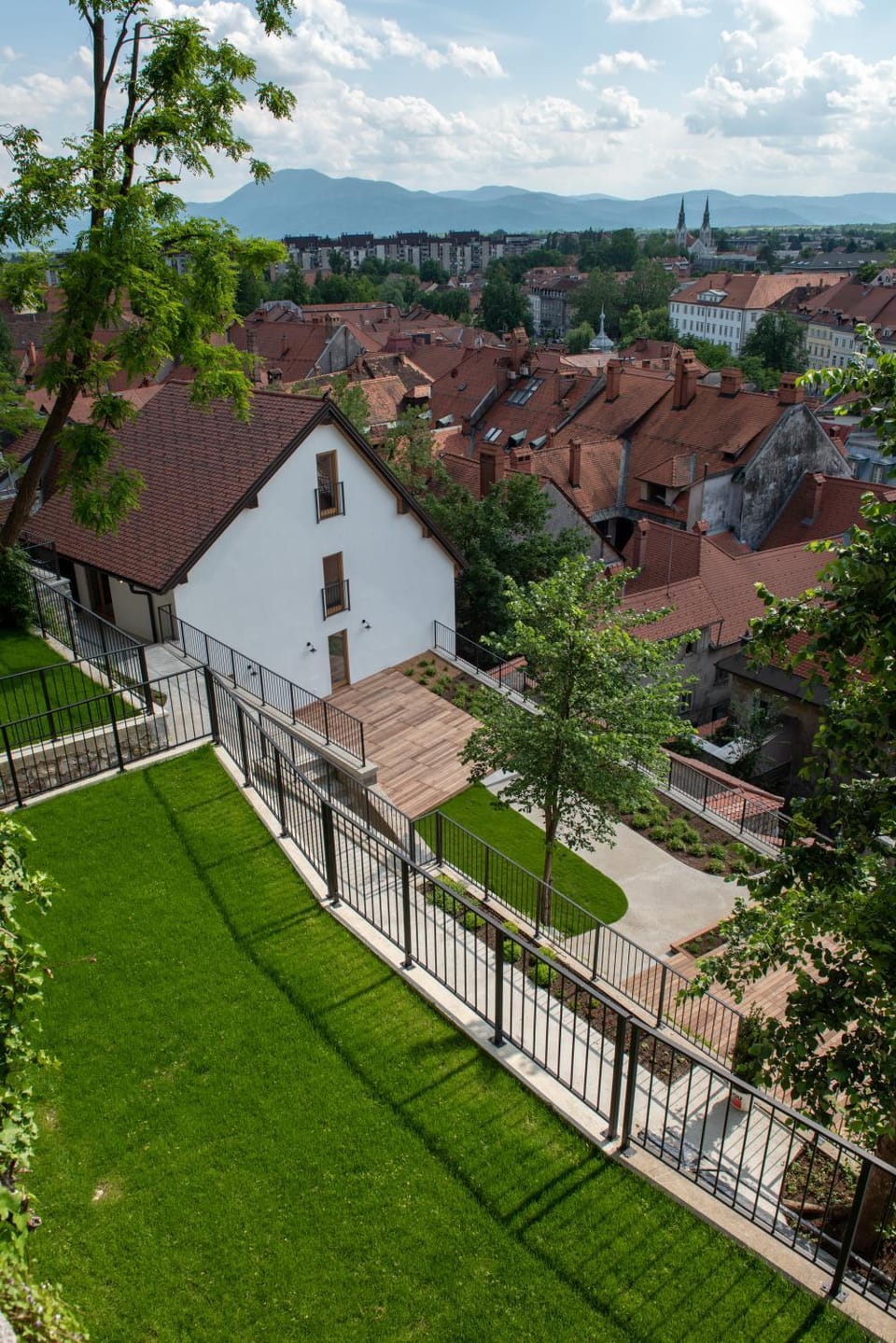 Garden, City view, Garden view