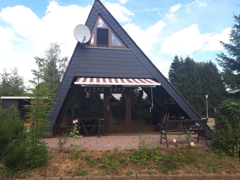 Facade/entrance, BBQ facilities, Garden, Balcony/Terrace
