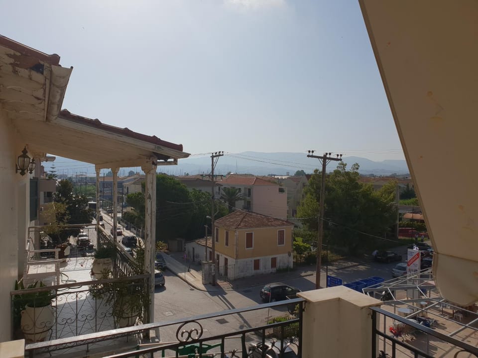 Neighbourhood, Balcony/Terrace, City view