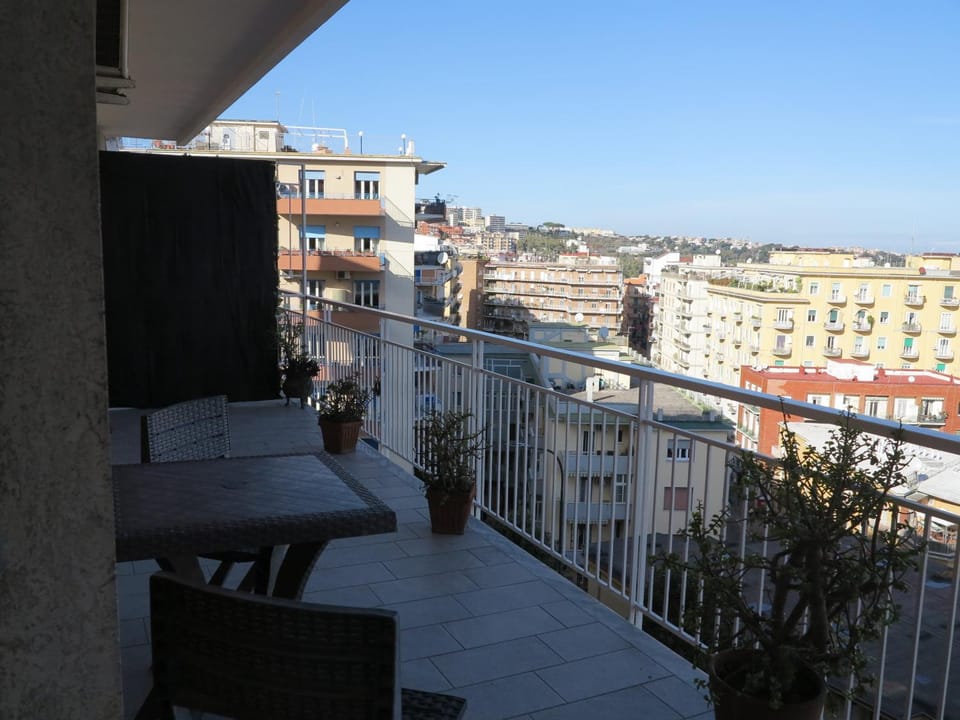 Balcony/Terrace, City view