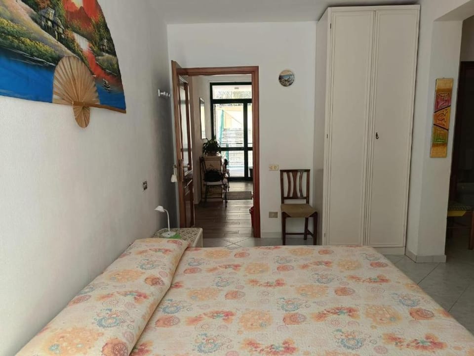 Facade/entrance, Bed, wardrobe