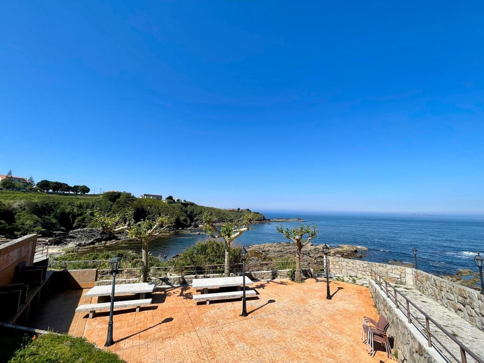 Off site, BBQ facilities, Sea view