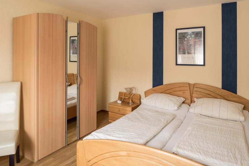 Photo of the whole room, Bedroom