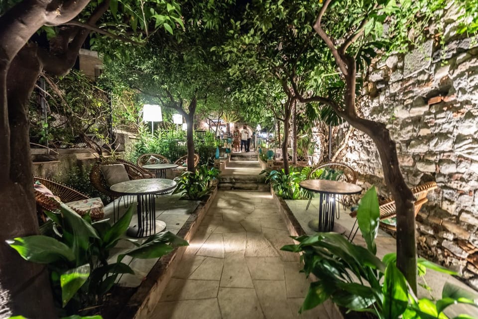 Garden, Lobby or reception, Lounge or bar