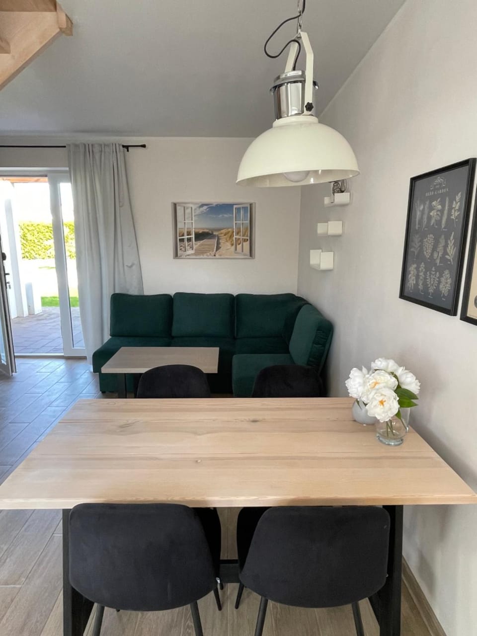 Apatramenty Gaga Dębki Apartment in Pomeranian Voivodeship