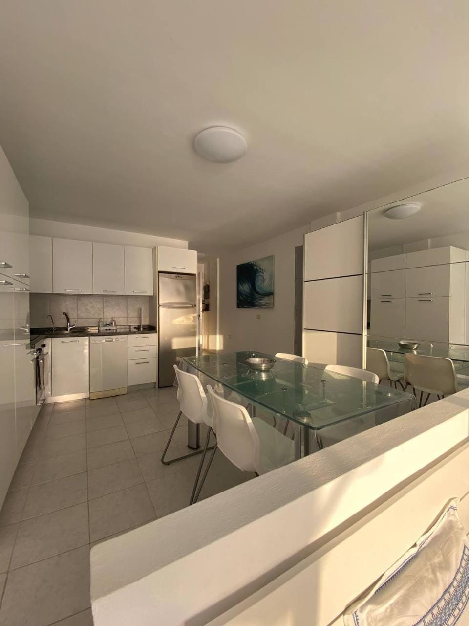 Kitchen or kitchenette, Dining area