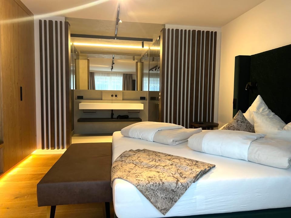 Bed, Bathroom, Bedroom