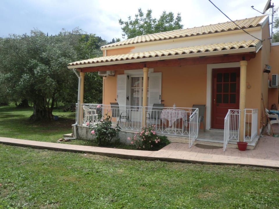 Facade/entrance, Garden view