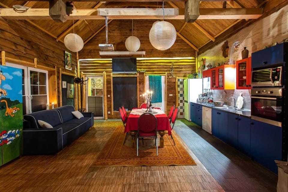 Living room, Dining area