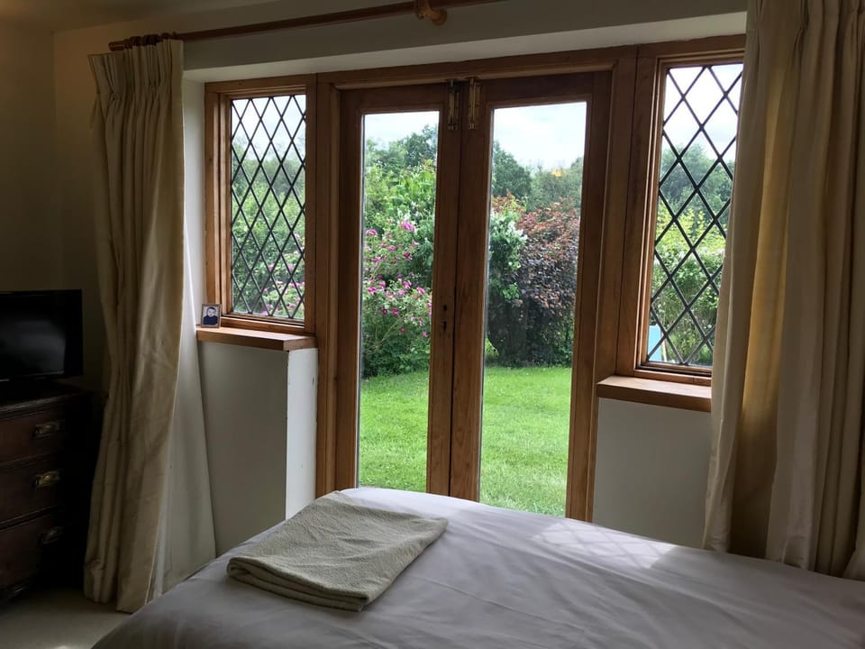 Hurst Hill Bed and Breakfast in Borough of Waverley