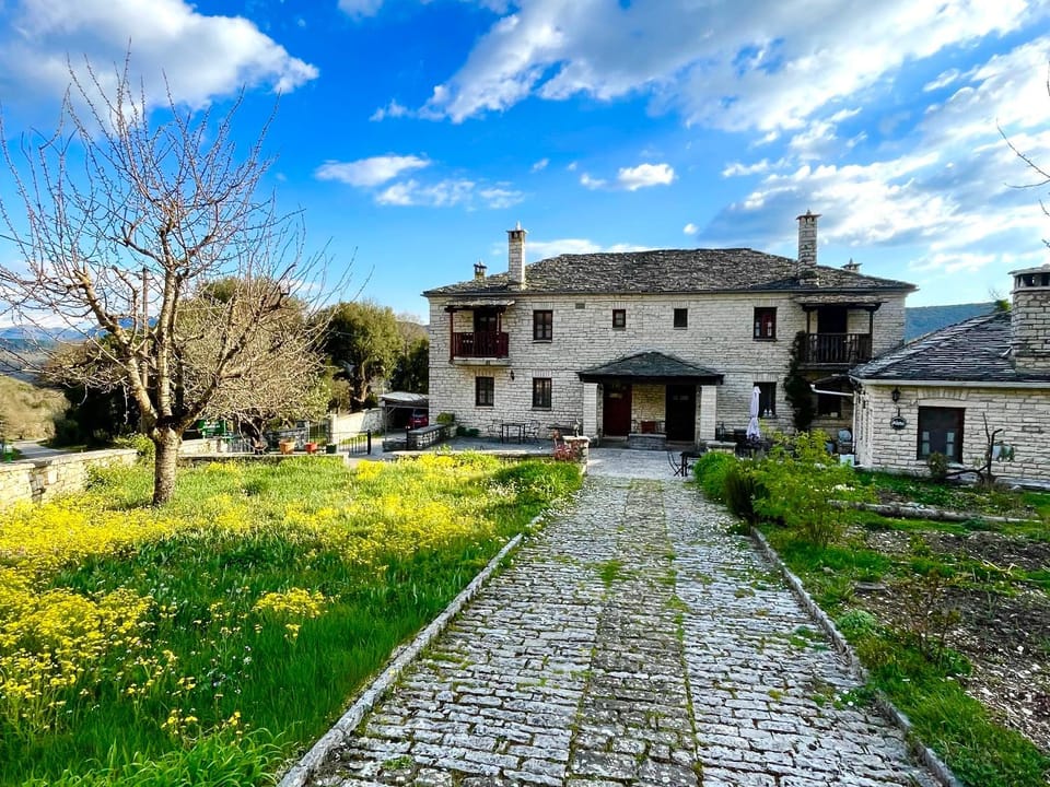 Property building, Spring, Day, Garden, Garden view, Landmark view