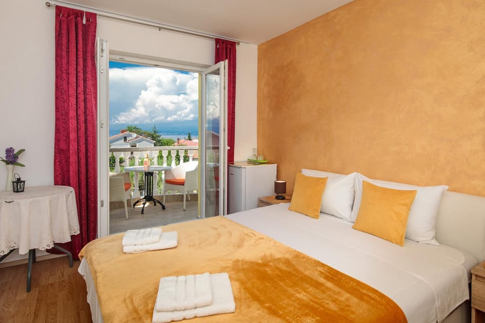 Bed, View (from property/room), Balcony/Terrace, Bedroom