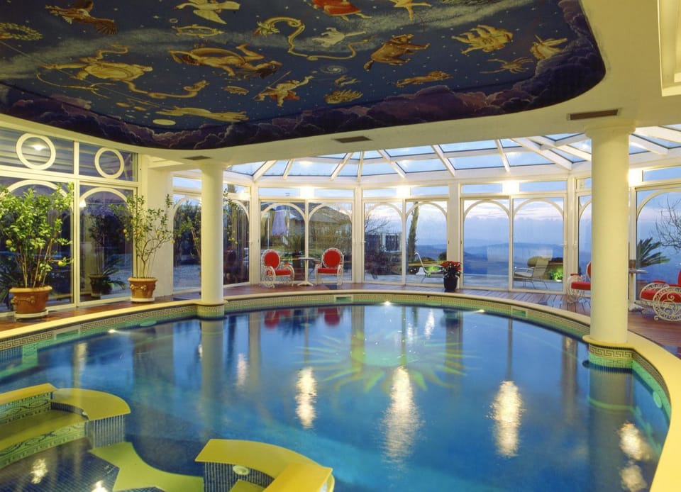Swimming pool, Swimming pool