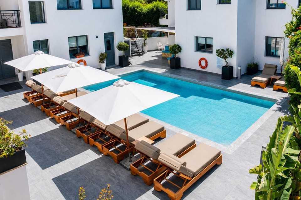 Pool view, Swimming pool