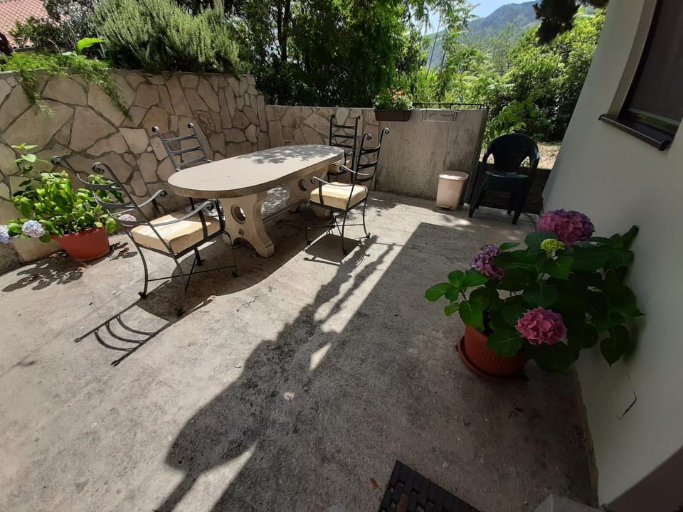 Studio Jeff 1 Apartment in Dobrota