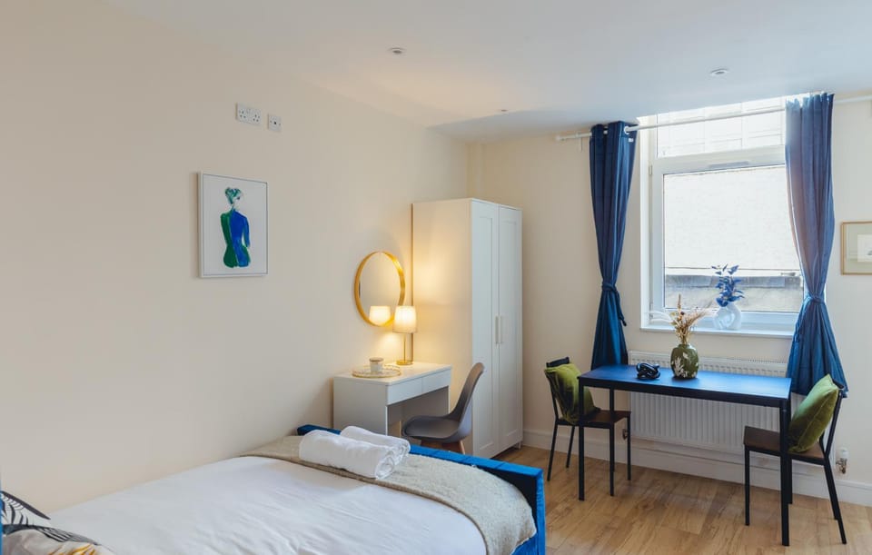 Living room, Photo of the whole room