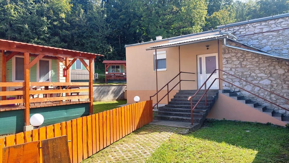 Property building, Facade/entrance