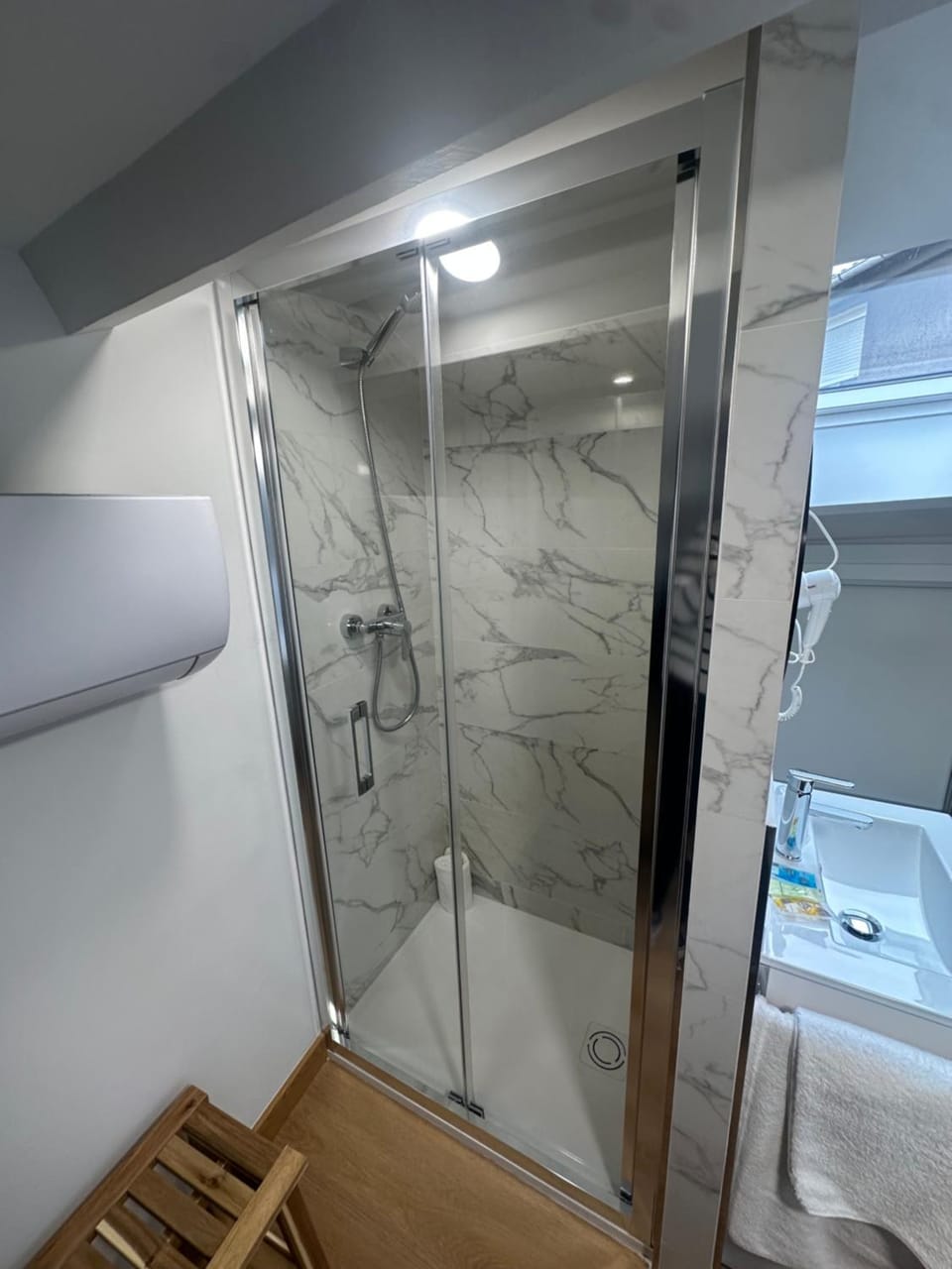 Pensión Serafín Bed and Breakfast in Aviles