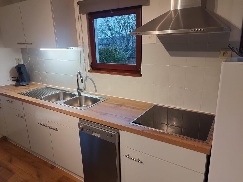 Au Grimp'Han - Private Jacuzzi House in Belgium