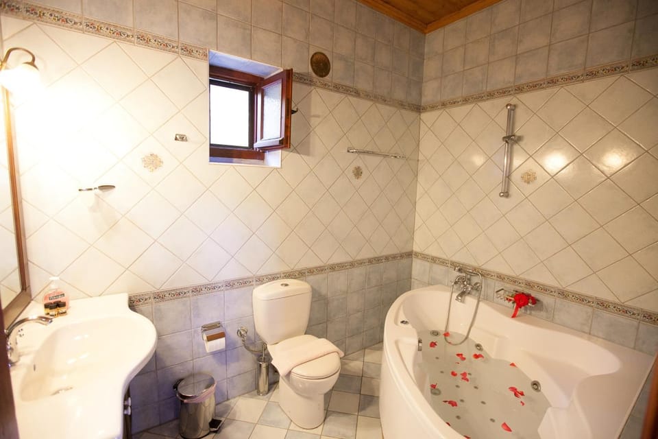 Bathroom, Spa and wellness centre/facilities