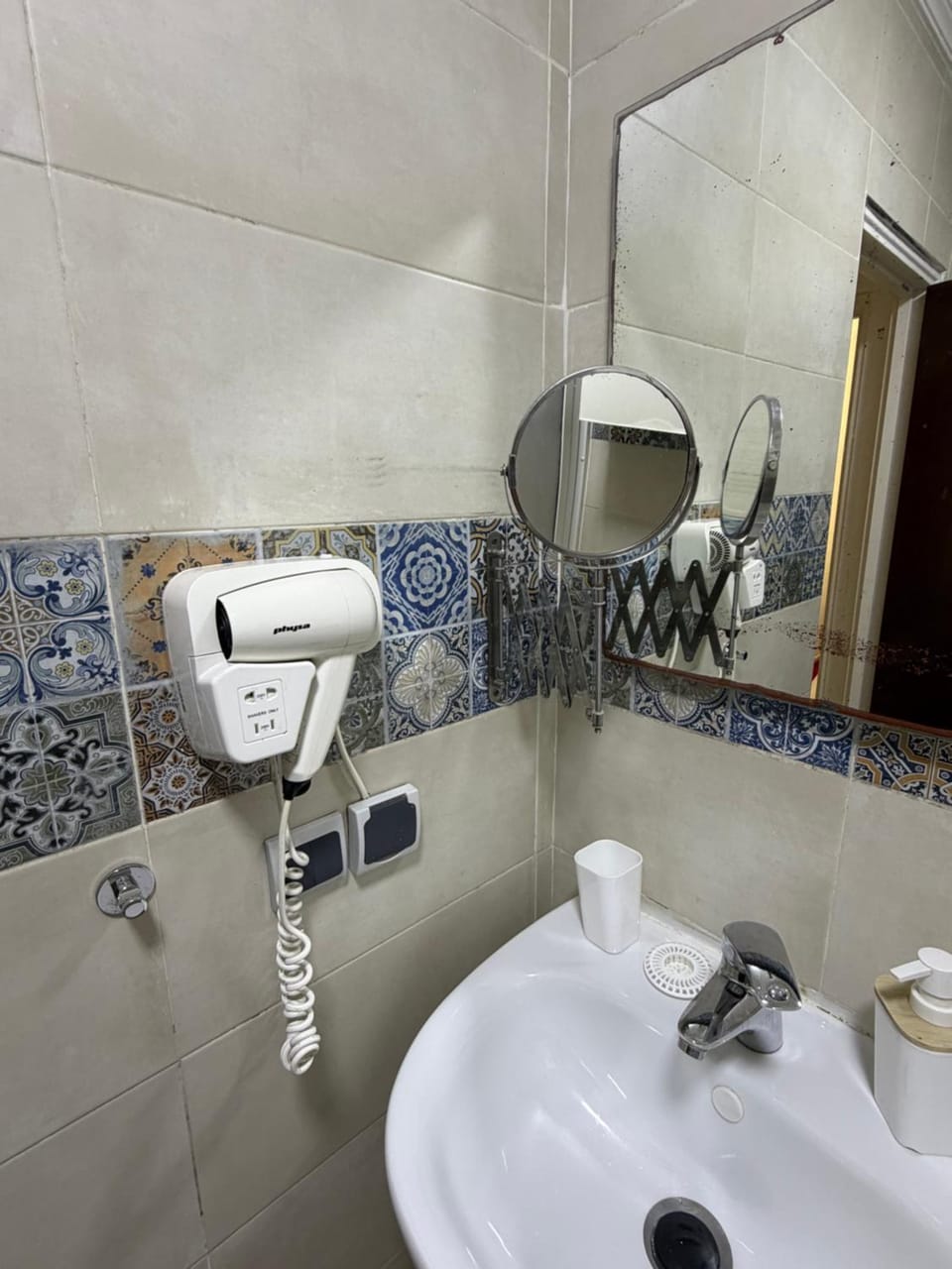 Shower, Toilet, Bathroom, hair dryier