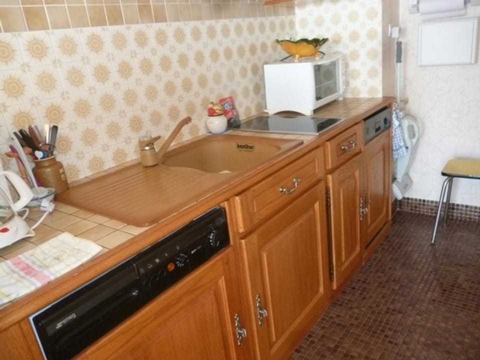 Appartement ensoleillé et spacieux avec parking, centre de Royan - FR-1-71-62 Apartment in Royan