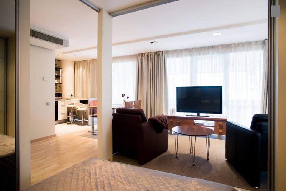 TV and multimedia, Living room, Seating area