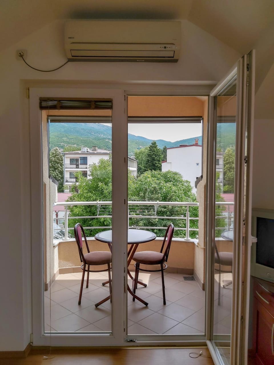 Balcony/Terrace, Garden view, Street view