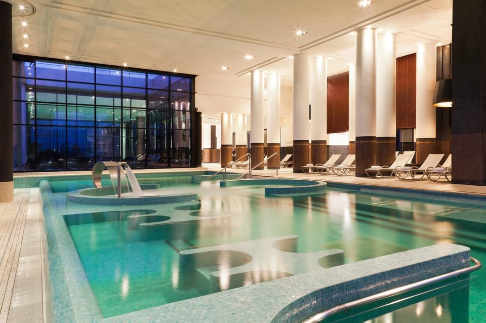 Swimming pool, Swimming pool
