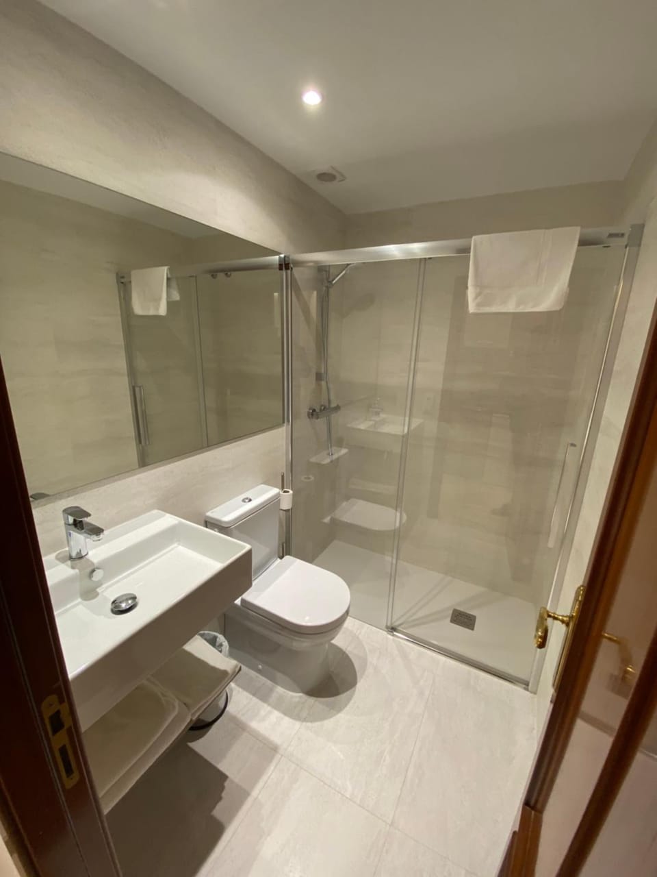 Shower, Bathroom, Decorative detail