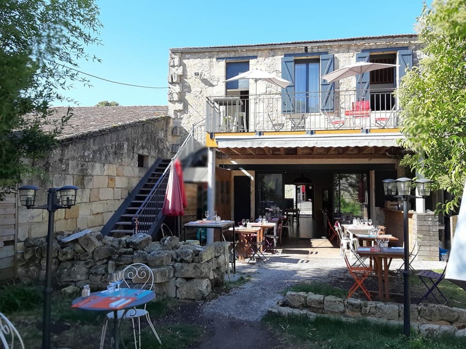 Patio, Restaurant/places to eat, Facade/entrance