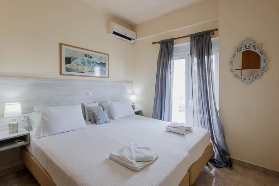 "Seashell " Maisonette with Private Yard House in Crete