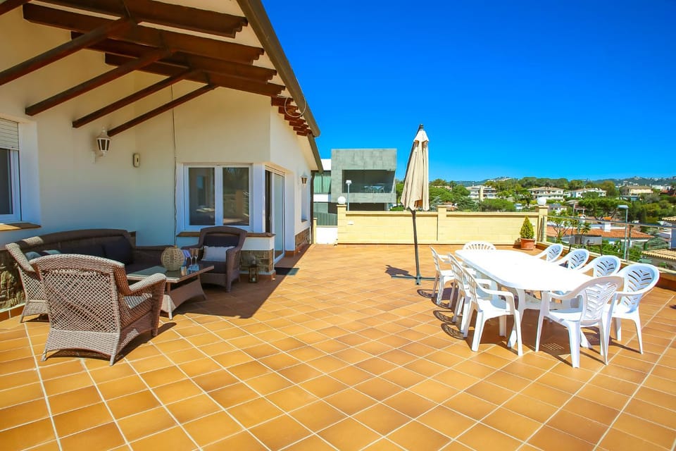 CL03 Villa Jaruco House in Lloret de Mar