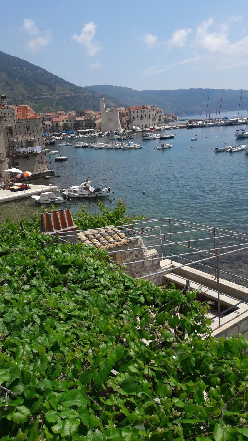 Anka's Beach Apartment in Komiža