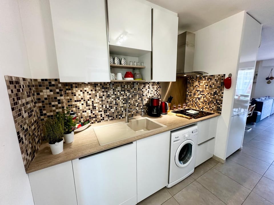 CASSIS LOVERS AND BABY Option Parking Apartment in Cassis