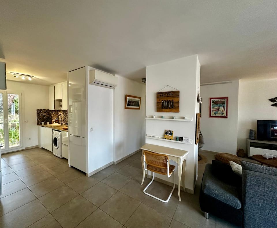 CASSIS LOVERS AND BABY Option Parking Apartment in Cassis