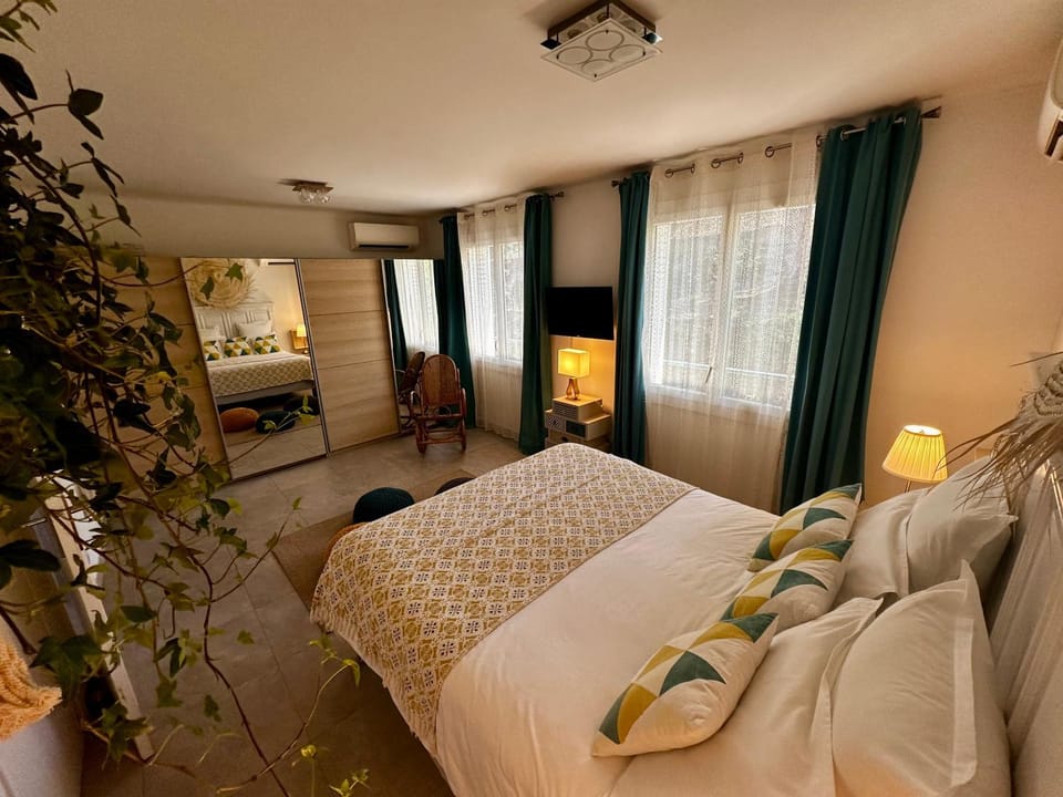 CASSIS LOVERS AND BABY Option Parking Apartment in Cassis