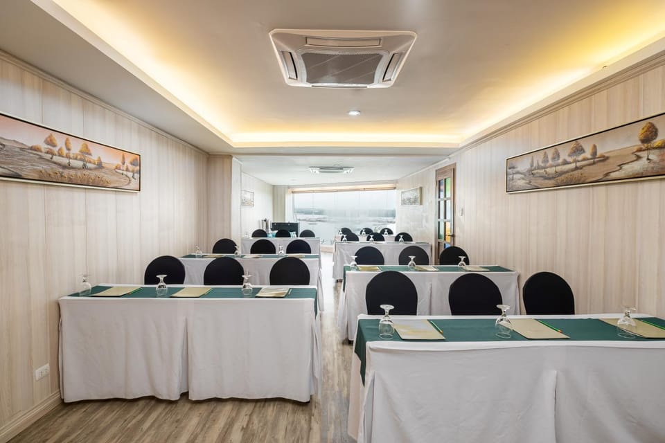 Meeting/conference room