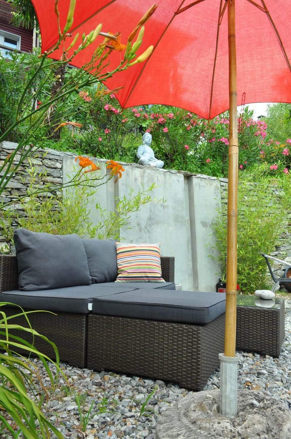 BBQ facilities, Garden, Decorative detail, Garden view