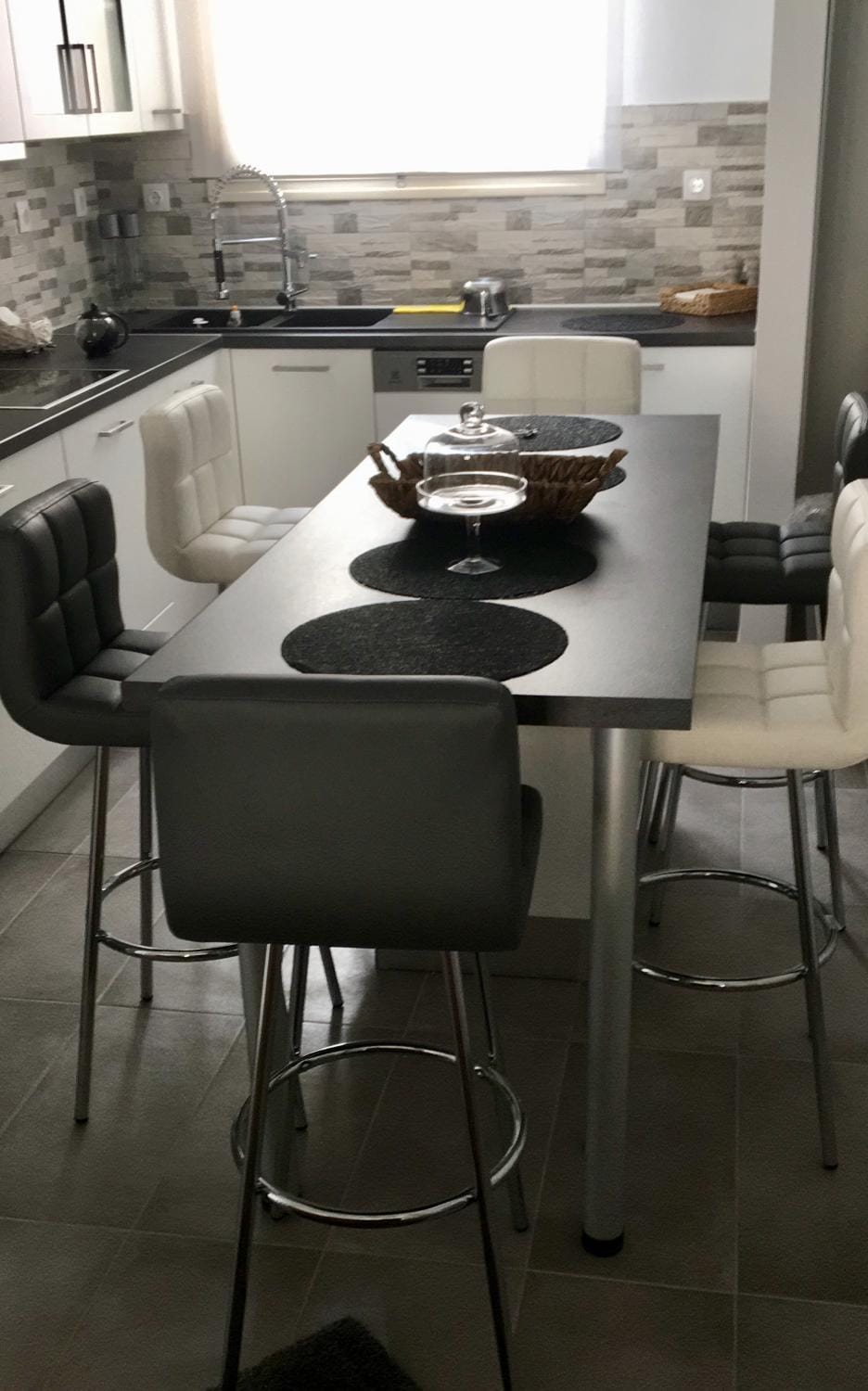 Food and drinks, Dining area