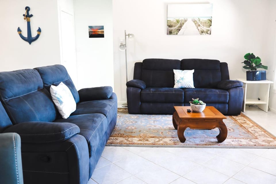 21 Melaleuca Drive - Waterfront - Pet Friendly - Stone Real Estate Yamba House in Yamba