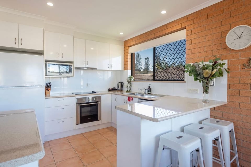 Elsewhere 3- Town Location - Stone Real Estate Yamba Apartment in Yamba
