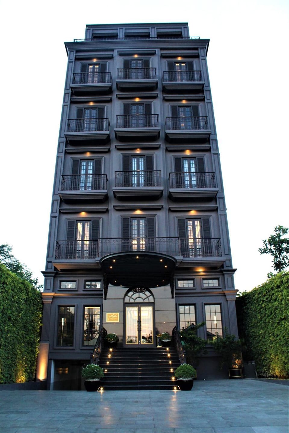 Facade/entrance