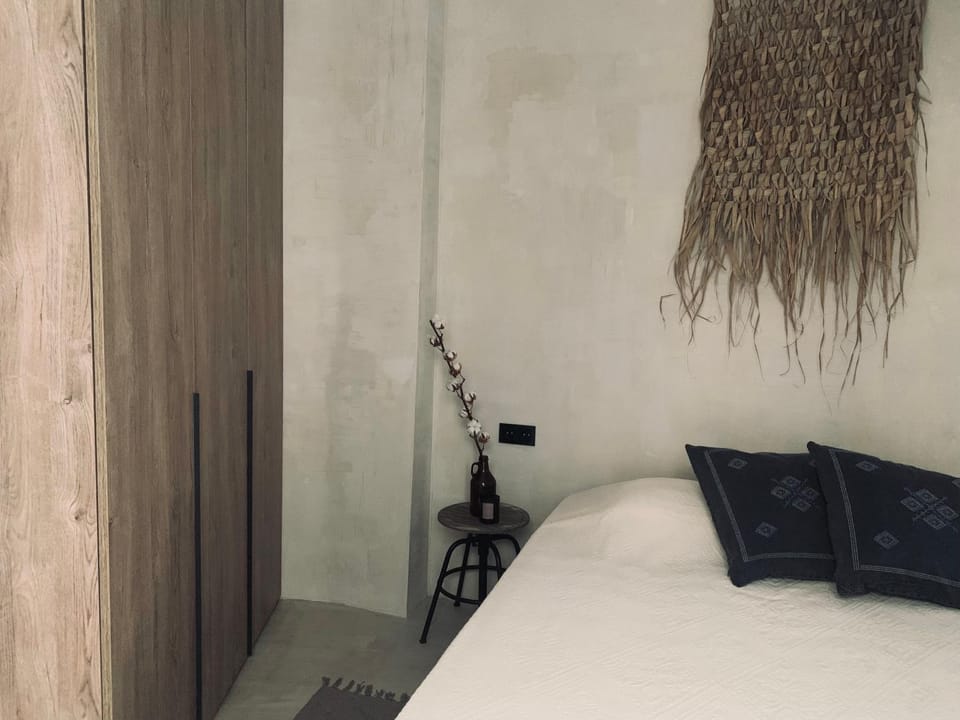 Bedroom, wardrobe