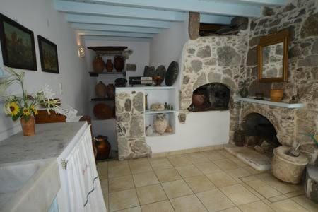 Kitchen or kitchenette, Decorative detail