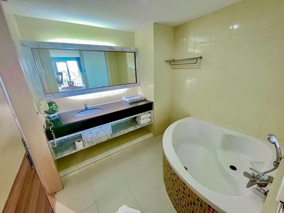 Saisawan Beach Luxury Hotel Resort in Pattaya City