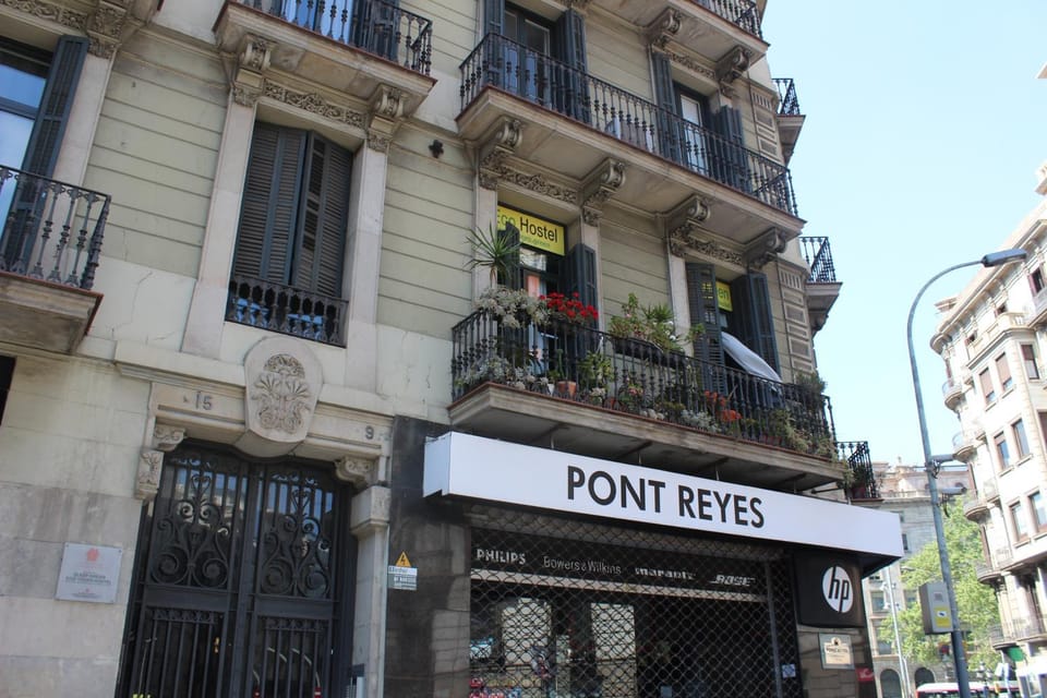 Facade/entrance, Balcony/Terrace